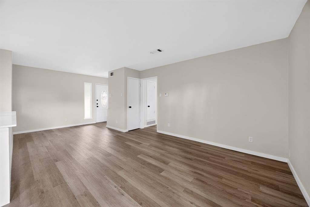 8617 Flicker Lane, Dallas, TX 75238 8617 Flicker Lane, Dallas, TX 75238