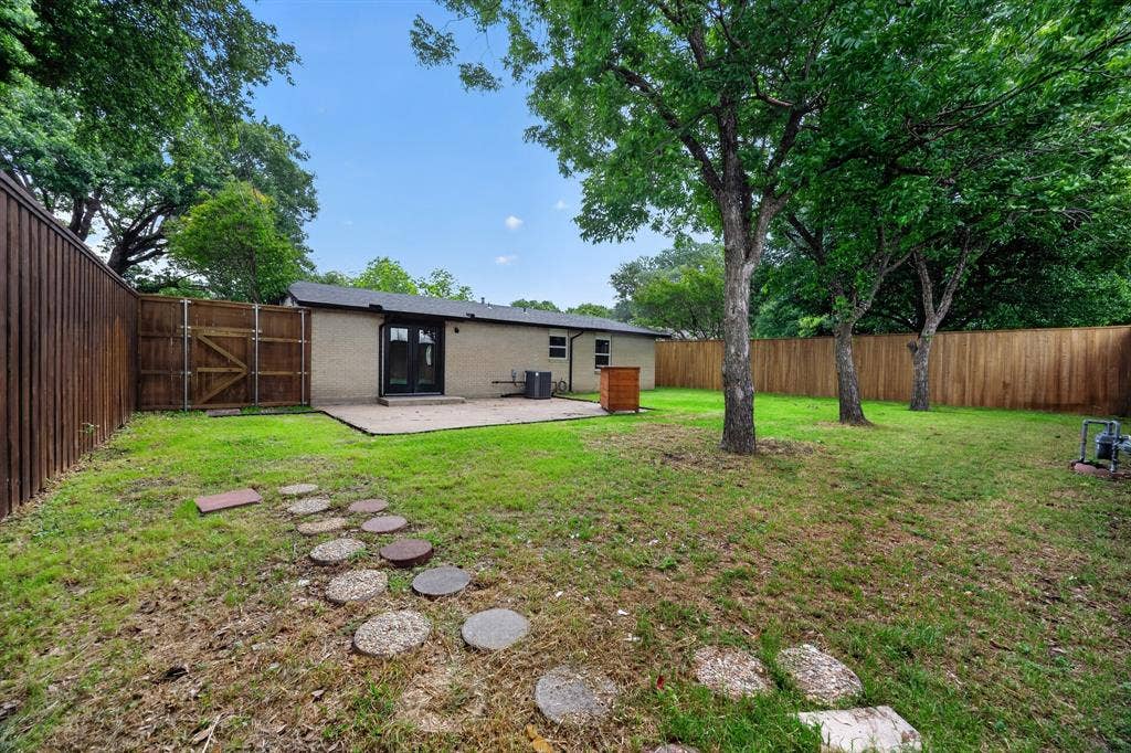 8617 Flicker Lane, Dallas, TX 75238 8617 Flicker Lane, Dallas, TX 75238