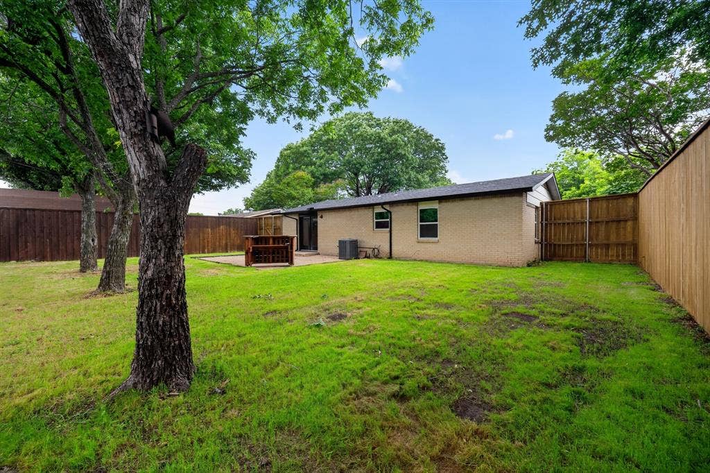 8617 Flicker Lane, Dallas, TX 75238 8617 Flicker Lane, Dallas, TX 75238