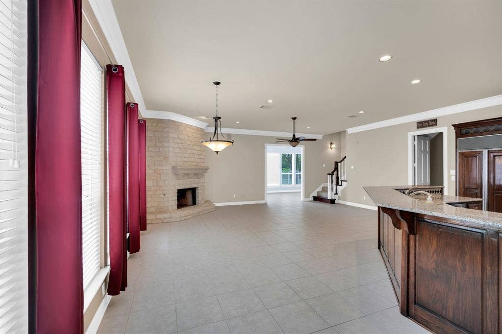 6420 Hayes Road, Midlothian, TX 76065 6420 Hayes Road, Midlothian, TX 76065