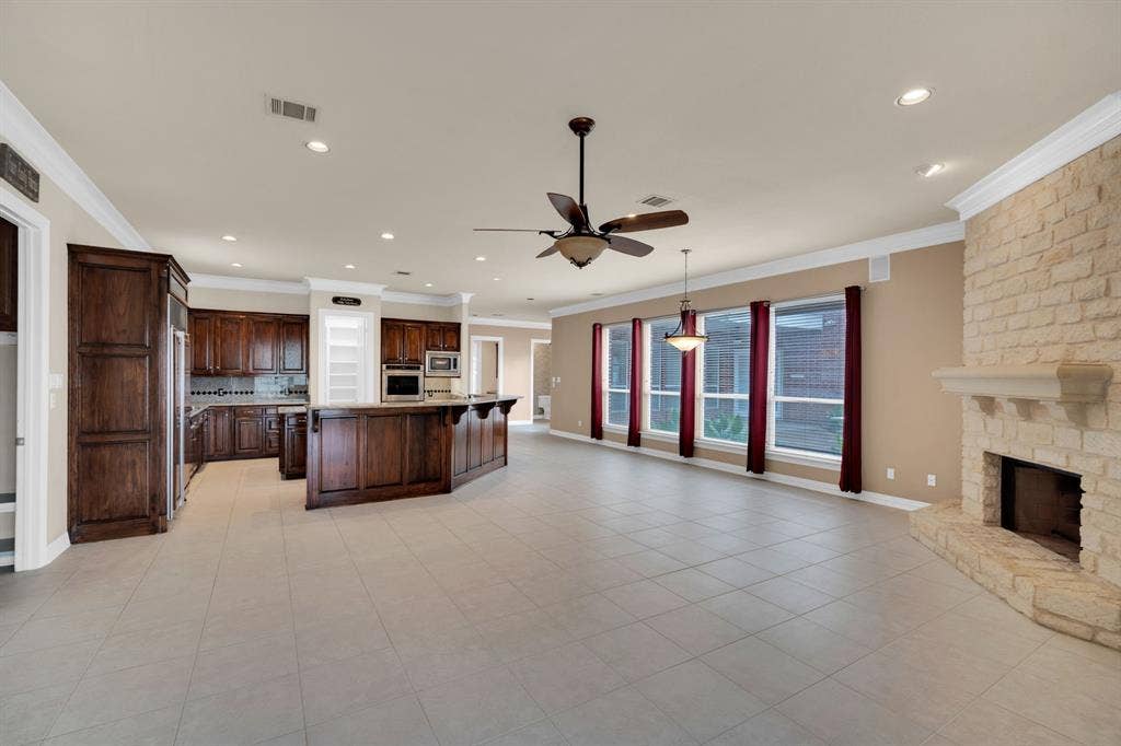 6420 Hayes Road, Midlothian, TX 76065 6420 Hayes Road, Midlothian, TX 76065