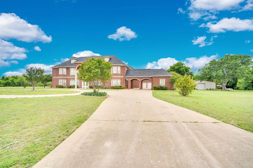 6420 Hayes Road, Midlothian, TX 76065 6420 Hayes Road, Midlothian, TX 76065