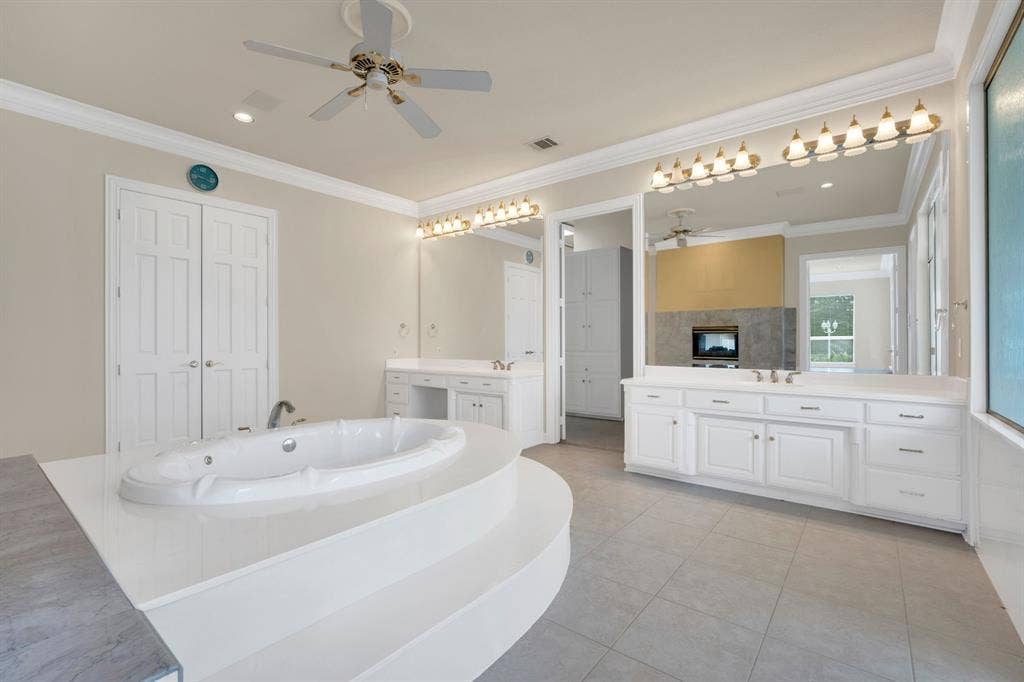 6420 Hayes Road, Midlothian, TX 76065 6420 Hayes Road, Midlothian, TX 76065