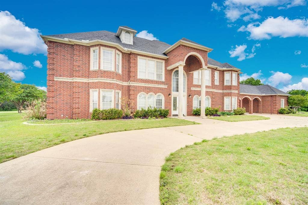 6420 Hayes Road, Midlothian, TX 76065 6420 Hayes Road, Midlothian, TX 76065