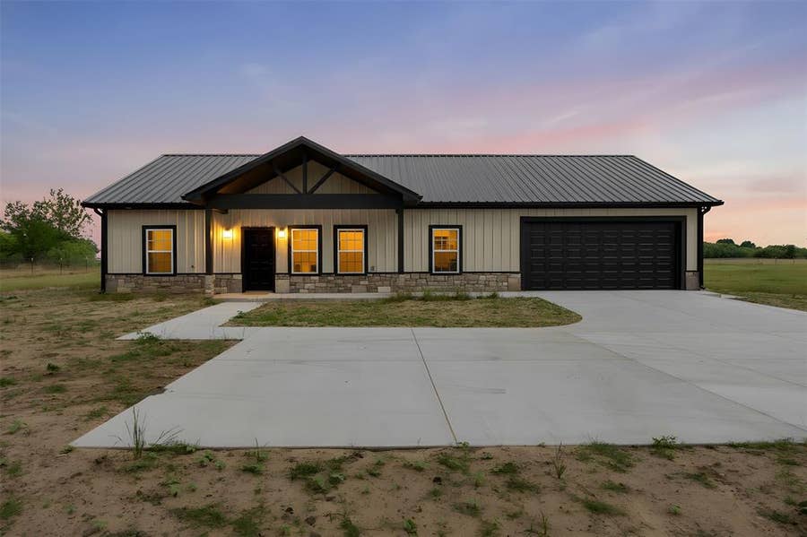 Property photo for 141 Brazier Road, Ennis, TX