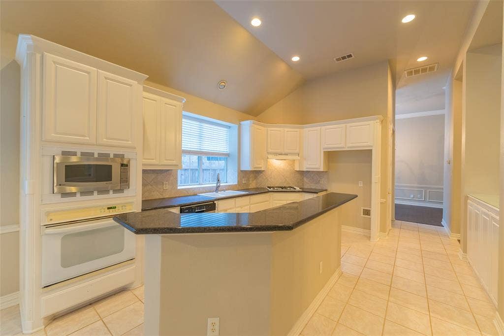 516 Arcadia Drive, Keller, TX 76248 516 Arcadia Drive, Keller, TX 76248