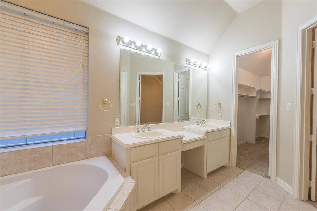 516 Arcadia Drive, Keller, TX 76248 516 Arcadia Drive, Keller, TX 76248
