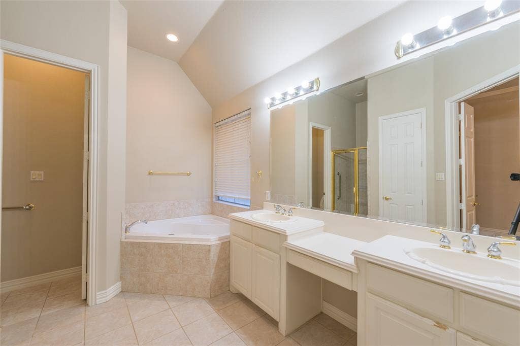 516 Arcadia Drive, Keller, TX 76248 516 Arcadia Drive, Keller, TX 76248