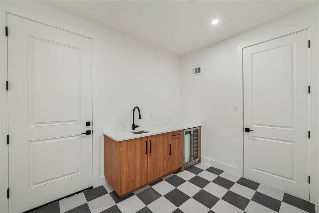 4715 Manett Street, #102, Dallas, TX 75204 4715 Manett Street, #102, Dallas, TX 75204