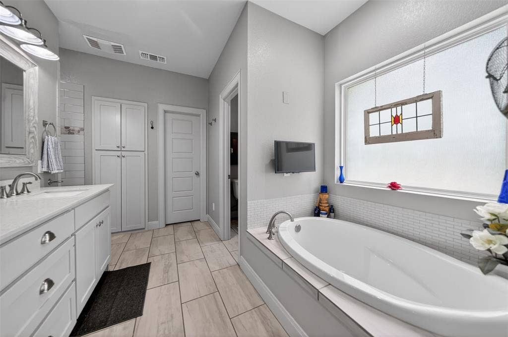 14676 County Road 424, Lindale, TX 75771 14676 County Road 424, Lindale, TX 75771