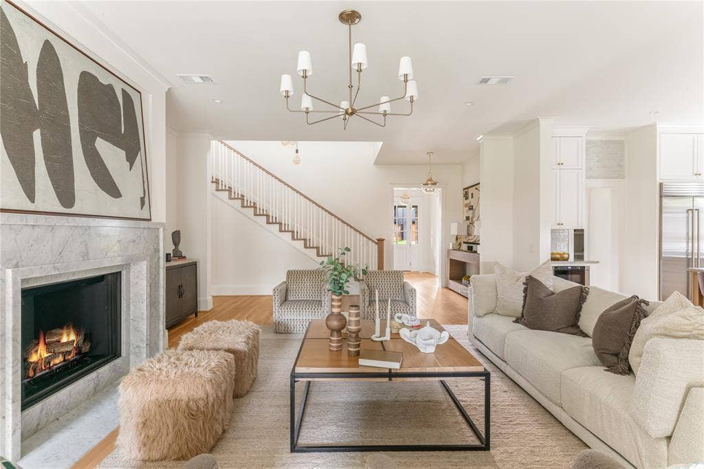 6954 Santa Maria Lane, Dallas, TX 75214 6954 Santa Maria Lane, Dallas, TX 75214
