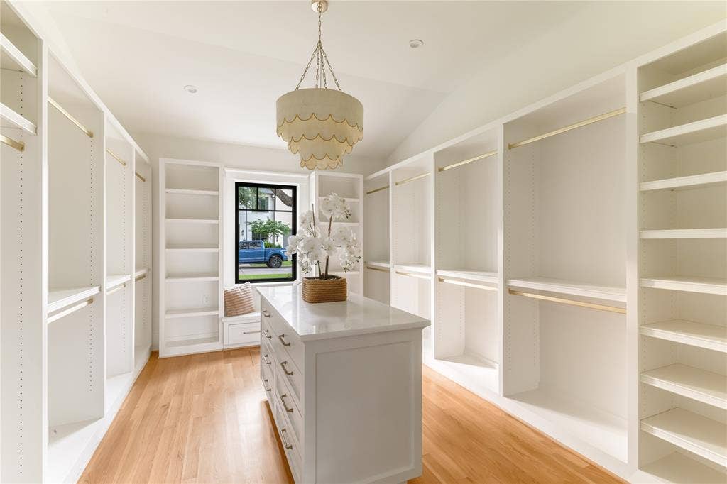6954 Santa Maria Lane, Dallas, TX 75214 6954 Santa Maria Lane, Dallas, TX 75214