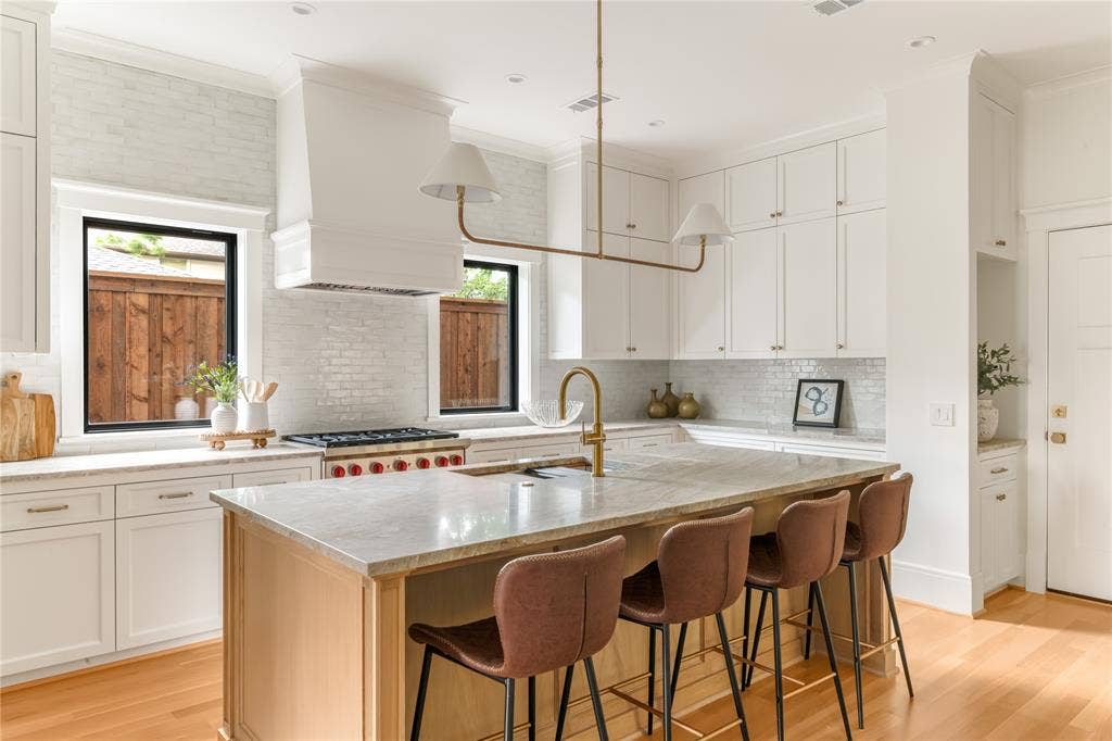 6954 Santa Maria Lane, Dallas, TX 75214 6954 Santa Maria Lane, Dallas, TX 75214