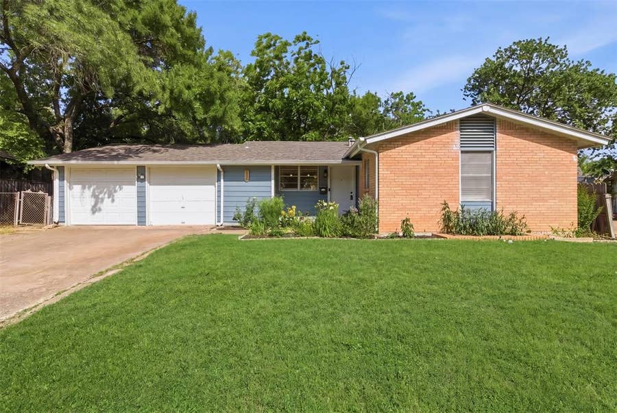 Property photo for 3408 Hanover Lane, Irving, TX