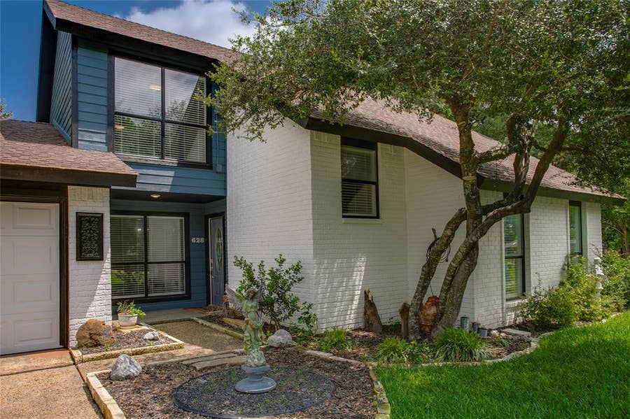 Property photo for 628 S Walker Street, Mesquite, TX