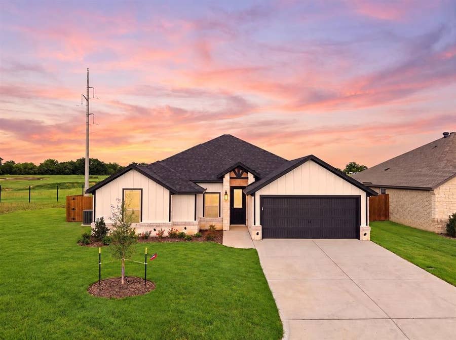 Property photo for 1600 Oleander Drive, Tolar, TX