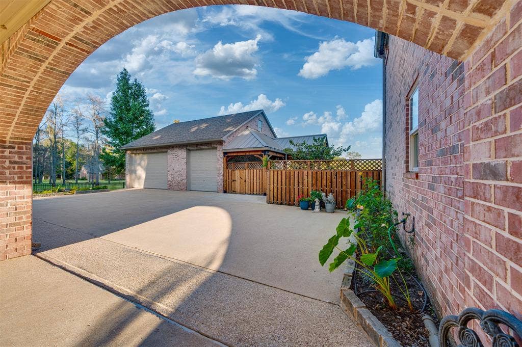2001 Rose Pointe, Athens, TX 75752 2001 Rose Pointe, Athens, TX 75752