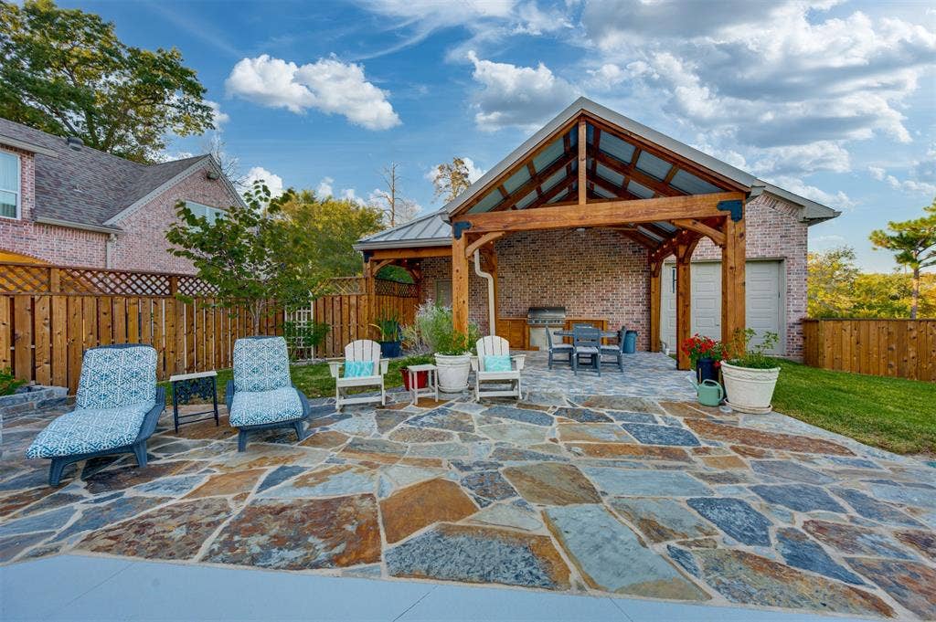 2001 Rose Pointe, Athens, TX 75752 2001 Rose Pointe, Athens, TX 75752