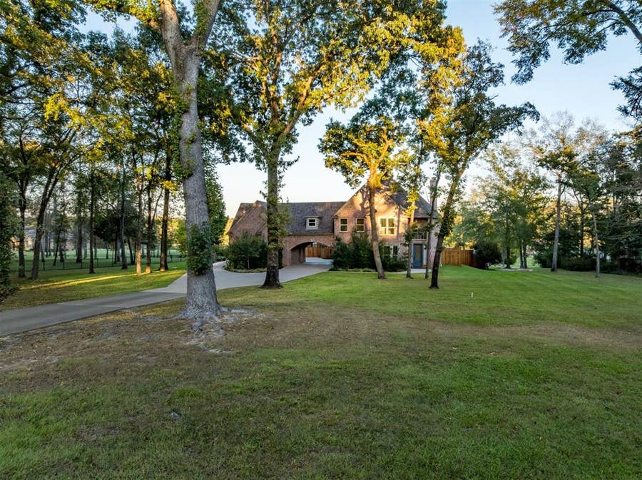 Property photo for 2001 Rose Pointe, Athens, TX