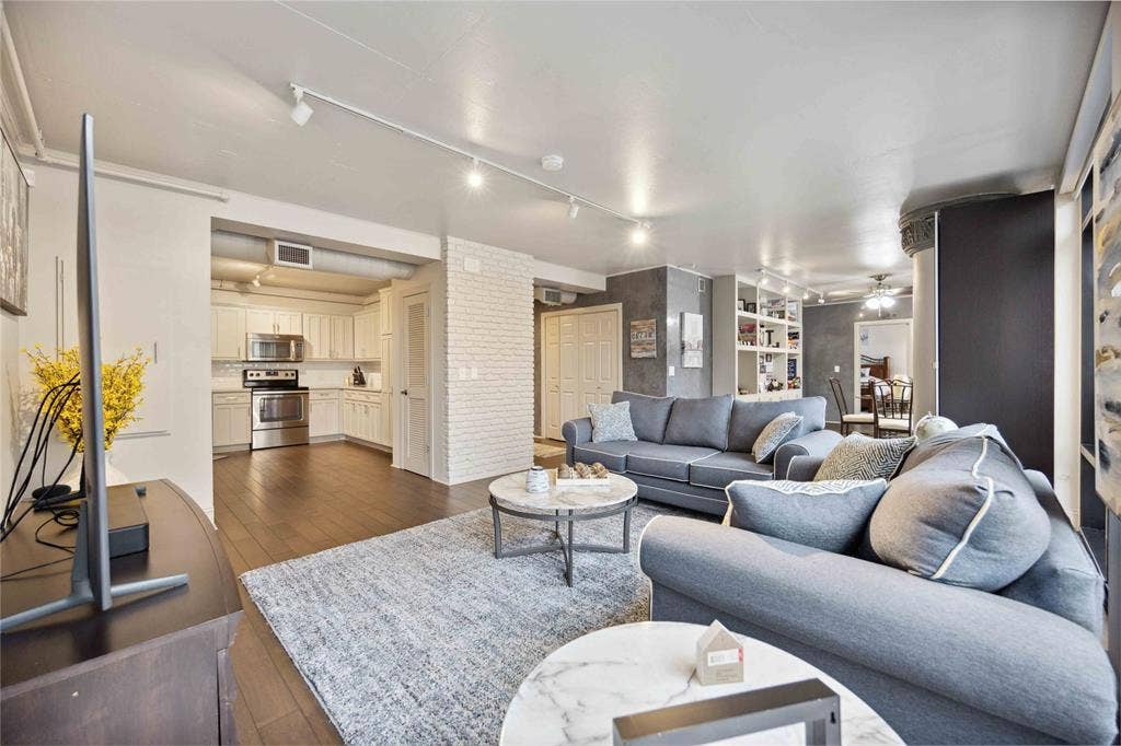 1005 S Shepherd Drive, #305, Houston, TX 77019 1005 S Shepherd Drive, #305, Houston, TX 77019