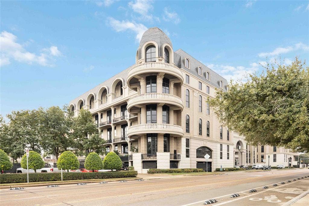 1005 S Shepherd Drive, #305, Houston, TX 77019 1005 S Shepherd Drive, #305, Houston, TX 77019