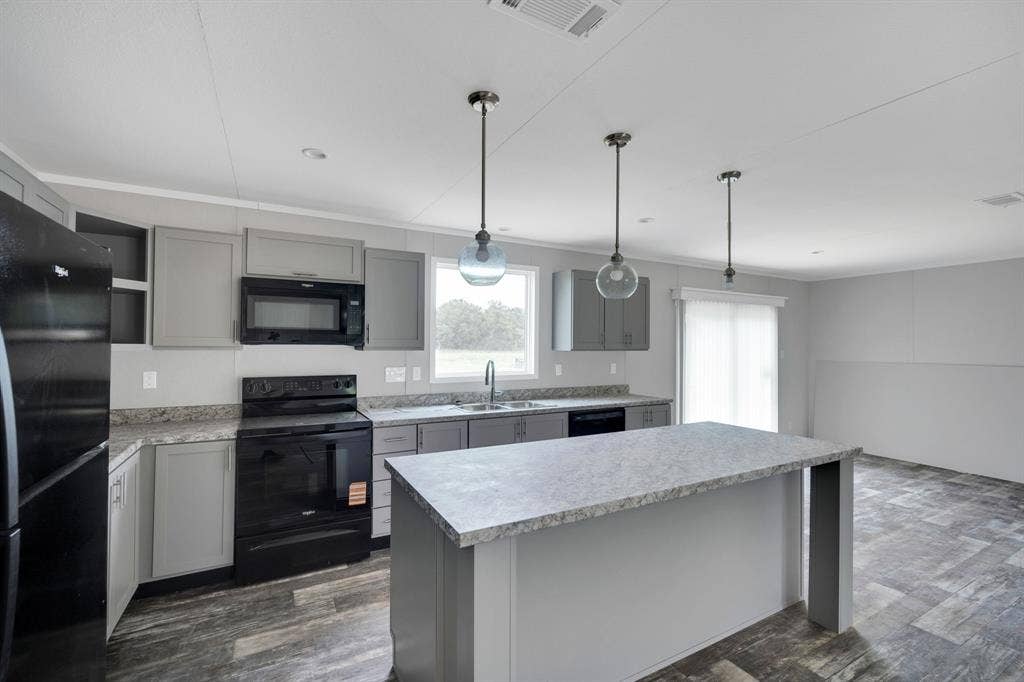 14820 Hyde-A-Way Lane, Mabank, TX 75147 Kitchen