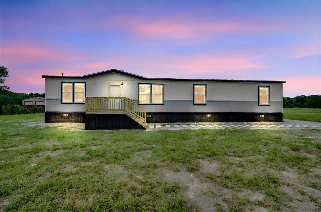 14820 Hyde-A-Way Lane, Mabank, TX 75147 Front house