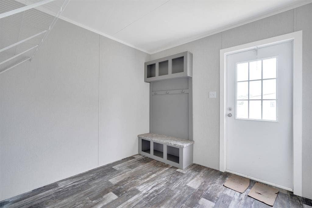 14820 Hyde-A-Way Lane, Mabank, TX 75147 Mudroom
