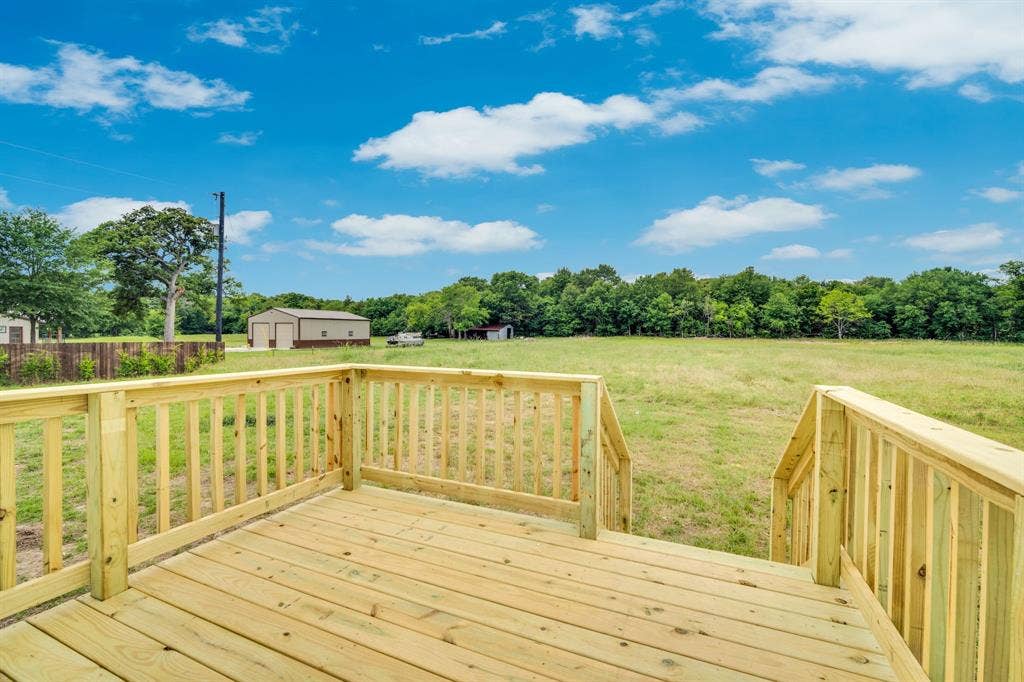 14820 Hyde-A-Way Lane, Mabank, TX 75147 Deck