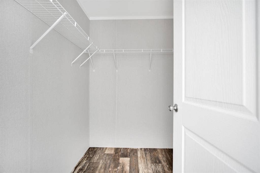 14820 Hyde-A-Way Lane, Mabank, TX 75147 Walk in closet