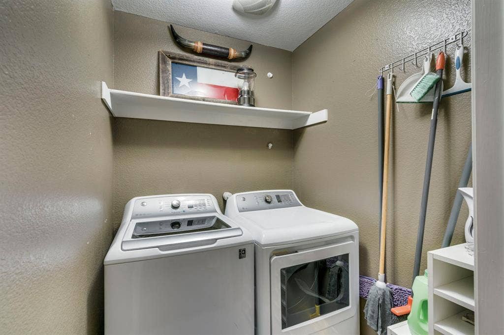 101 Hollow Tree Drive, Red Oak, TX 75154 101 Hollow Tree Drive, Red Oak, TX 75154