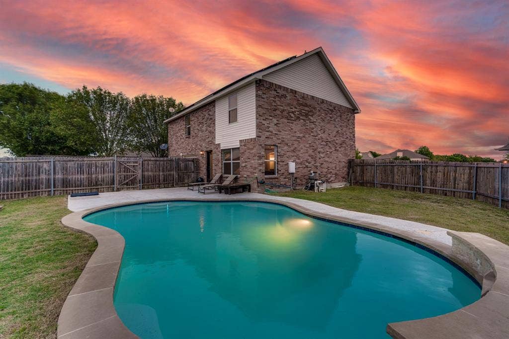 101 Hollow Tree Drive, Red Oak, TX 75154 101 Hollow Tree Drive, Red Oak, TX 75154