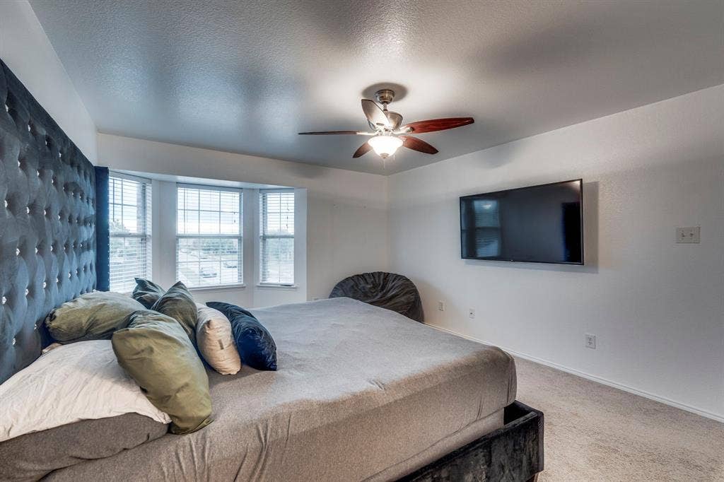 101 Hollow Tree Drive, Red Oak, TX 75154 101 Hollow Tree Drive, Red Oak, TX 75154
