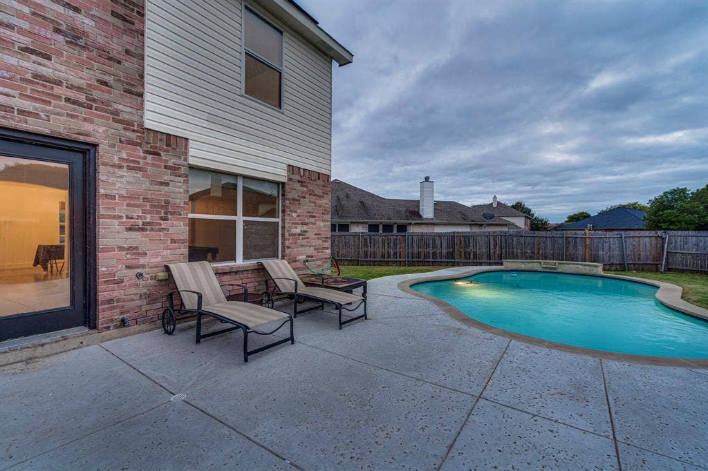 101 Hollow Tree Drive, Red Oak, TX 75154 101 Hollow Tree Drive, Red Oak, TX 75154