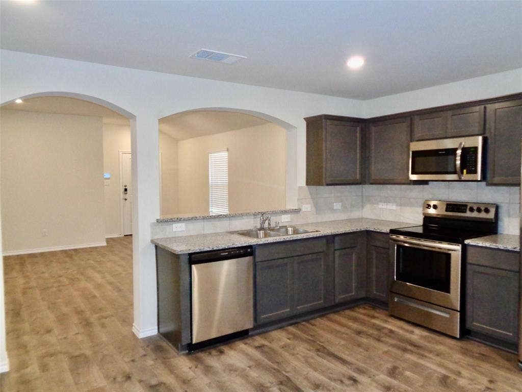 1806 Yale Street, Farmersville, TX 75442 1806 Yale Street, Farmersville, TX 75442