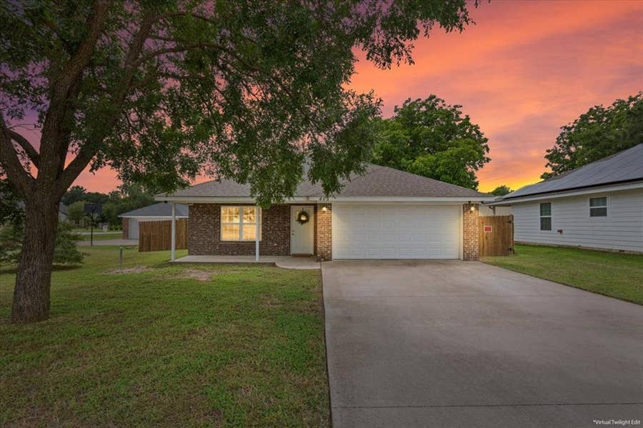 Property photo for 605 Powers Street, Lacy Lakeview, TX