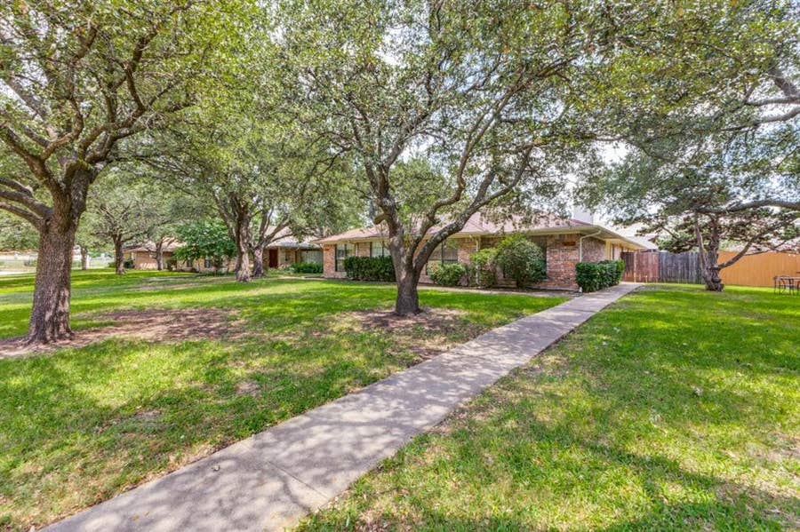 Property photo for 811 Saint Paul Court, Richardson, TX