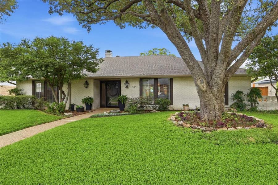 Property photo for 424 Fieldwood Drive, Richardson, TX