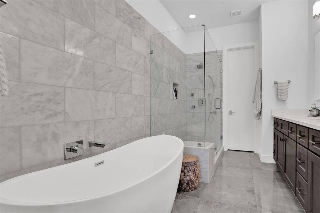 13001 Hutton Drive, #10, Farmers Branch, TX 75234 13001 Hutton Drive, #10, Farmers Branch, TX 75234