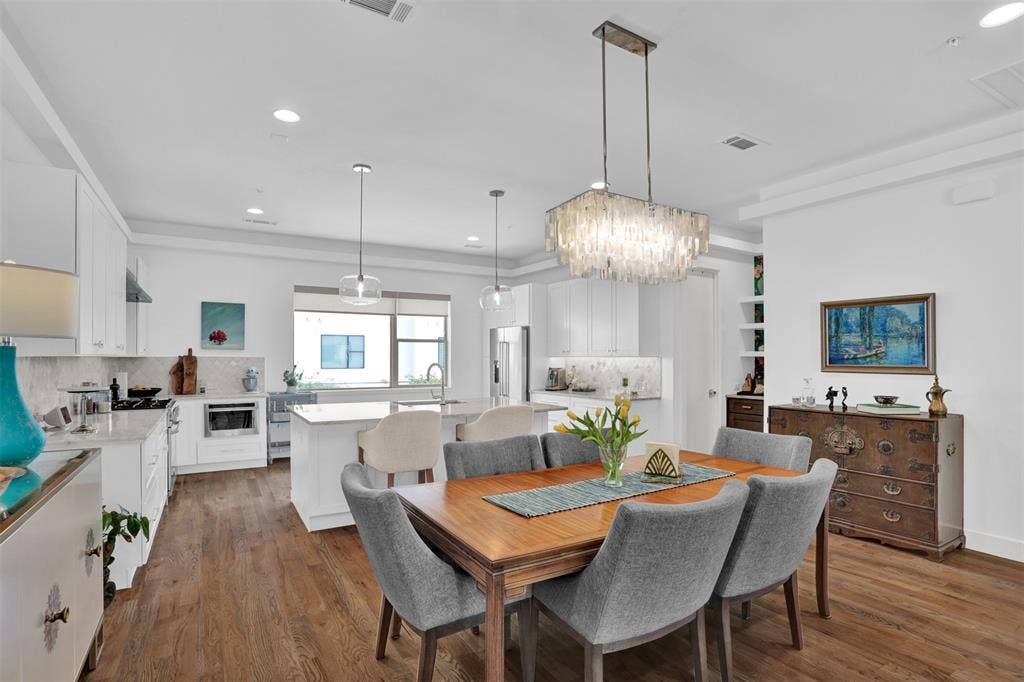 13001 Hutton Drive, #10, Farmers Branch, TX 75234 13001 Hutton Drive, #10, Farmers Branch, TX 75234
