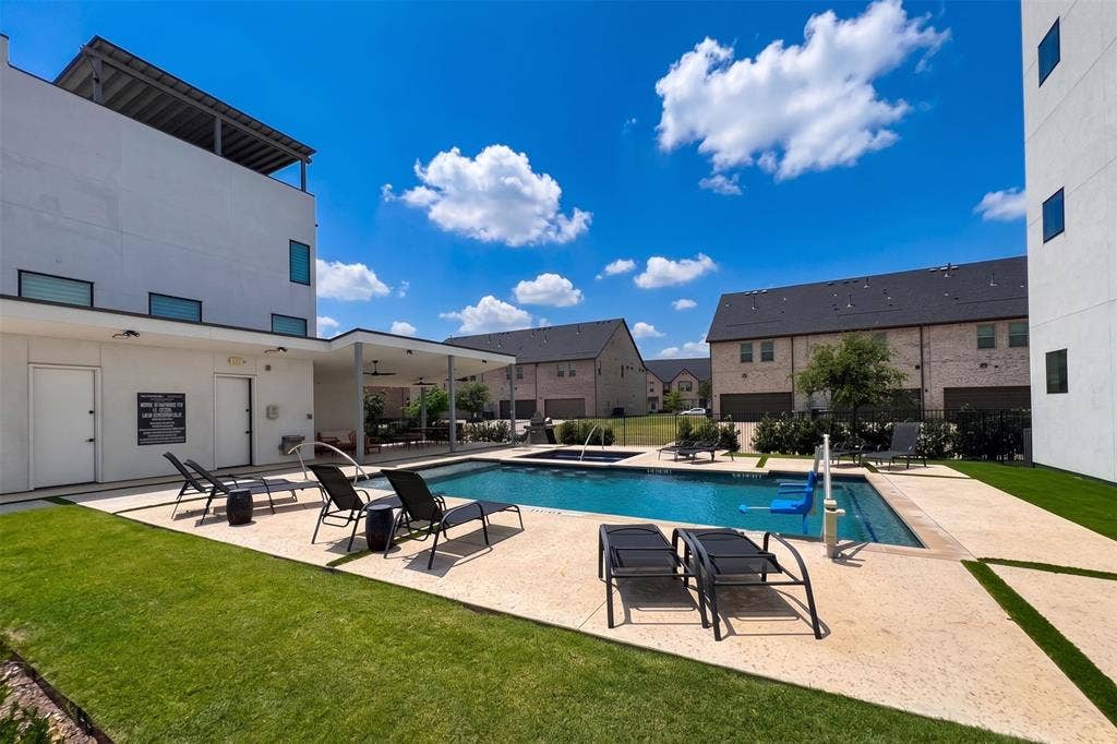 13001 Hutton Drive, #10, Farmers Branch, TX 75234 13001 Hutton Drive, #10, Farmers Branch, TX 75234