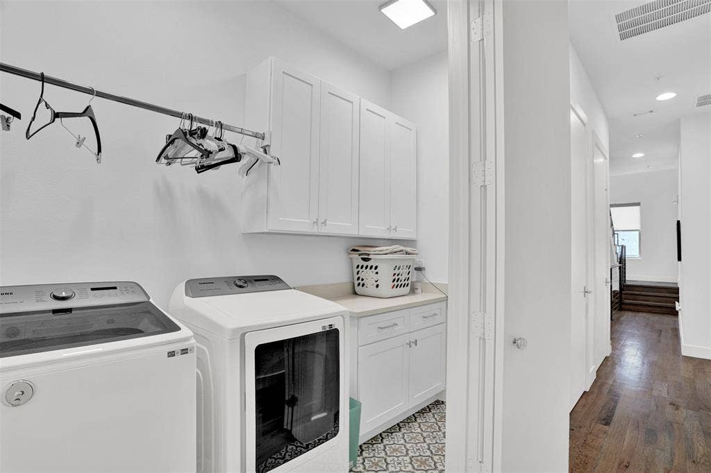 13001 Hutton Drive, #10, Farmers Branch, TX 75234 13001 Hutton Drive, #10, Farmers Branch, TX 75234