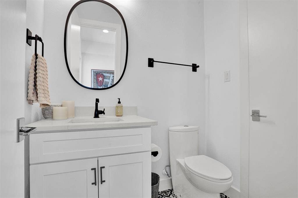 13001 Hutton Drive, #10, Farmers Branch, TX 75234 13001 Hutton Drive, #10, Farmers Branch, TX 75234