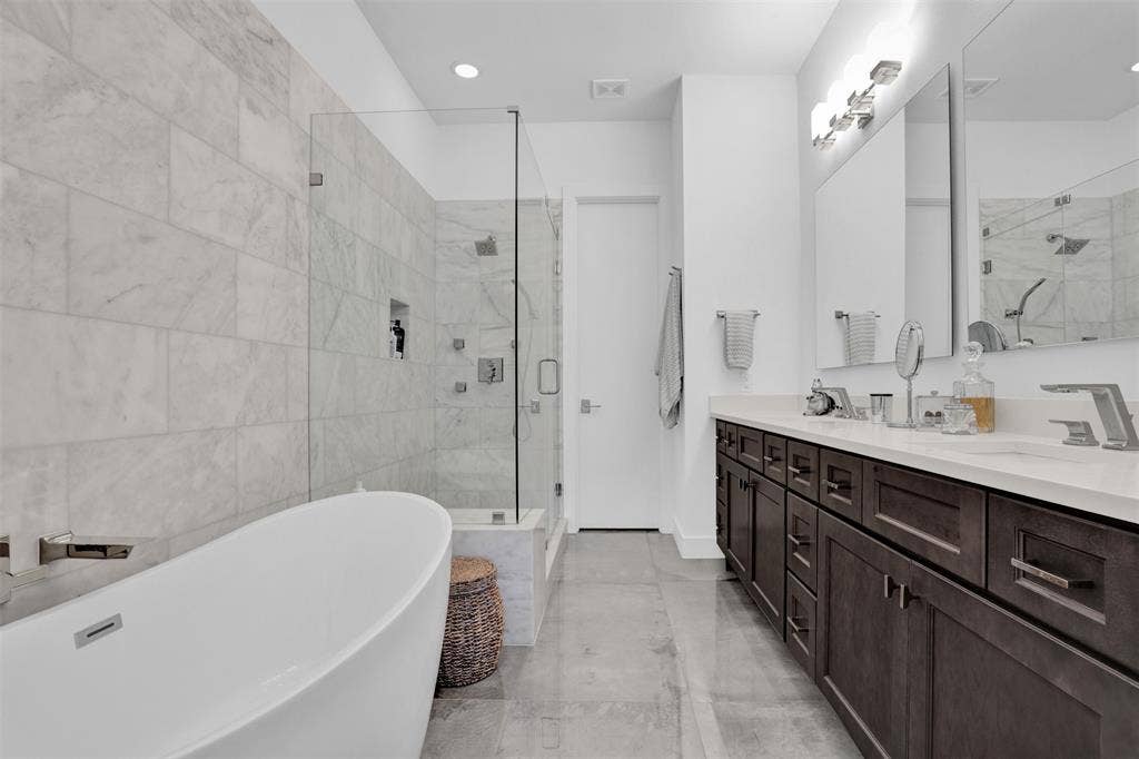 13001 Hutton Drive, #10, Farmers Branch, TX 75234 13001 Hutton Drive, #10, Farmers Branch, TX 75234
