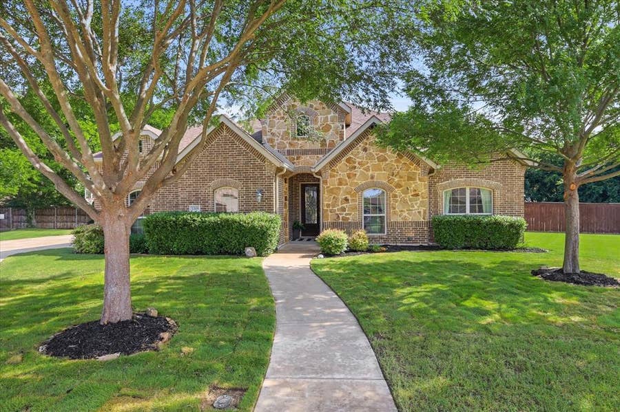 Property photo for 1309 Chisholm Trail Court, Midlothian, TX