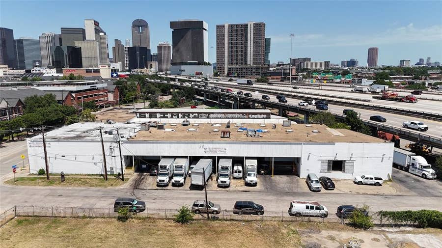Property photo for 510 S Good Latimer Expressway, Dallas, TX