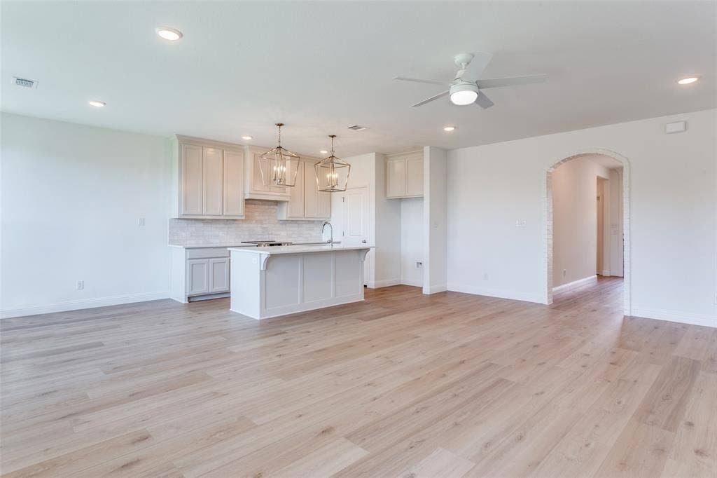 2712 Glasgow Way, Denton, TX 76207 2712 Glasgow Way, Denton, TX 76207