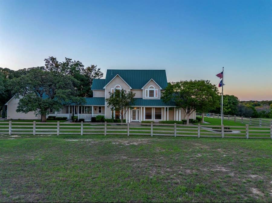 Property photo for 5520 Dido Hicks Road, Fort Worth, TX