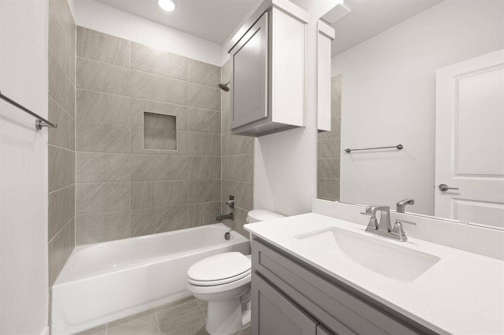 1809 River Hills Court, Midlothian, TX 76065 1809 River Hills Court, Midlothian, TX 76065