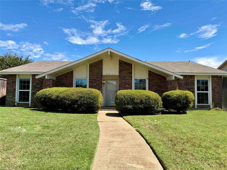 Property photo for 2917 Esquire Lane, Garland, TX